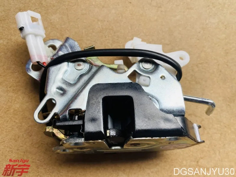PAJERO2 V10V20V30V40W LATCH,TAILGATE LATCH,BACK DOOR MB669381