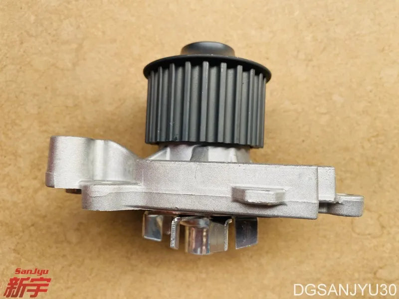 PAJERO IO H77W 4G94 ENGINE WATER PUMP ASSY MD309756