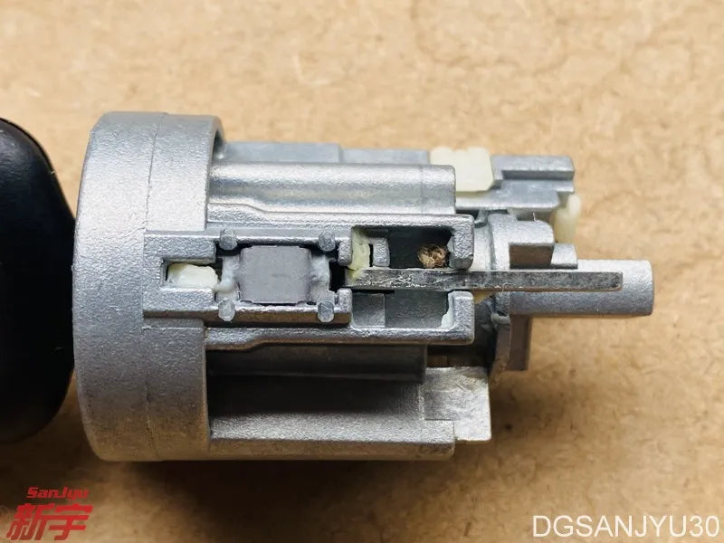ASX GA0W OUTLANDER3 GF0W CYLINDER,STEERING LOCK 6370B449 Original