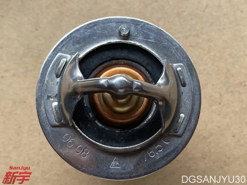 PAJERO V26V36V46V76V66V86V96 L200 K57K77 4M40 ENGINE THERMOSTAT ME200262 ME191593 76.5°C 71.5*55.5mm