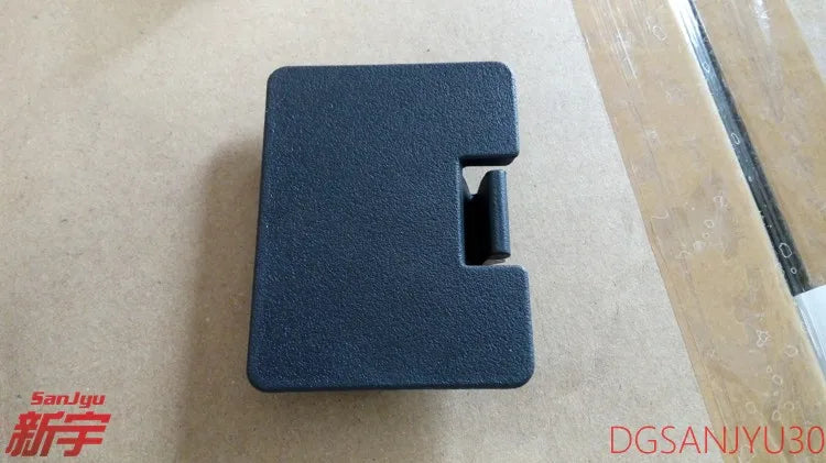 PAJERO4 V80V90W LID,TAILGATE Spare wheel carrier screw cover MN151907XB