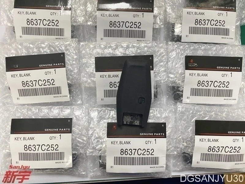 OUTLANDER4 GM0W KEY,KEYLESS OPERATION BLANK 3SWITCH 8637C252 Opening and closing the door remote control