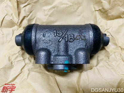 PAJERO V10V30 L200 K86W CYLINDER ASSY,RR BRAKE,LEFT SIDE W/O BLEEDER 15/16" MB500738