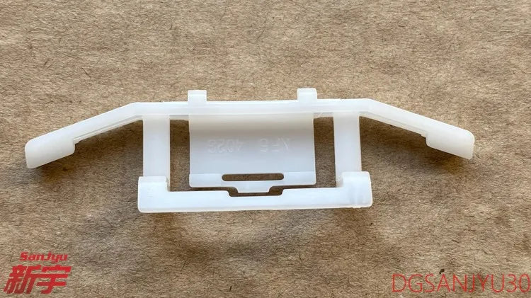 PAJERO MK3 MK4 V70V60V90V80W CLIP,DRIP MOULDING MR437481
