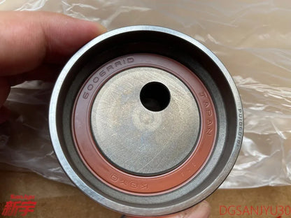 PAJERO V73V93V7577V97 6G72 6G74 6G75 PULLEY,TIMING BELT TENSIONER MD140071 GENUINE