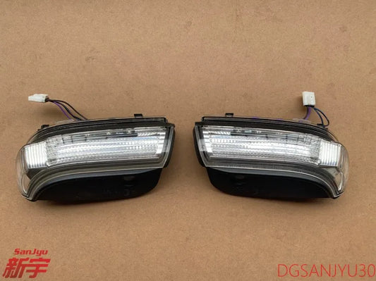 PAJERO V90WV80W LAMP ASSY,SIDE TURN SIGNAL,FRONT LH LEFT 8351A029 8351A030 GENUINE