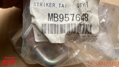 PAJEROSPORT1 L400 STRIKER,TAILGATE LATCH tail button lock back door lock MB957648 MR440229 GENUINE