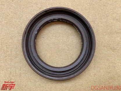 PAJERO V31V32V33V43V45 IO H65H77H66 L400 OIL SEAL,A/T OIL PUMP BODY MR581104(MD951338)