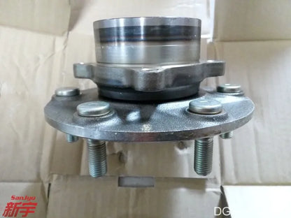 PAJERO V70V90V80V60 HUB ASSY,REAR WHEEL 3780A007 3780A011 MR418068