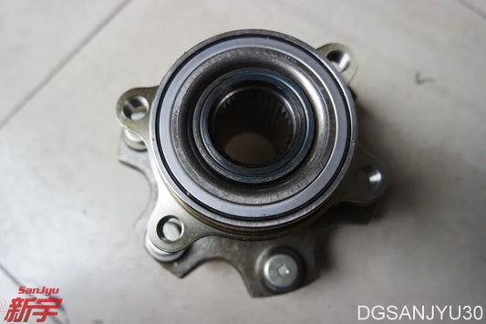 PAJERO V70V90V80V60 HUB ASSY,REAR WHEEL 3780A007 3780A011 MR418068