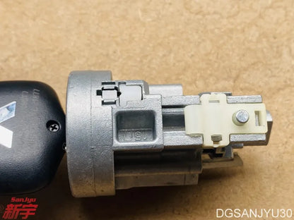 ASX GA0W OUTLANDER3 GF0W CYLINDER,STEERING LOCK 6370B449 Original