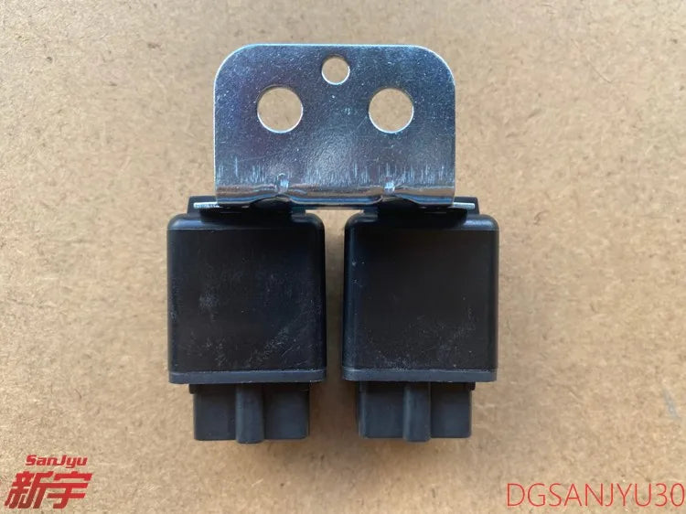 PAJERO2 L300 L400 DELICA RELAY E8T101 2pcs