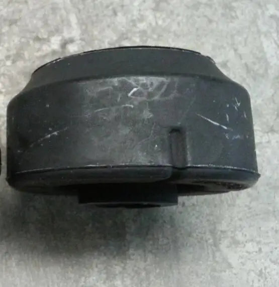 PAJERO3 4 V70V60V80V90W BUSHING,FRONT SUSP COIL SPRING LOWER MR374547