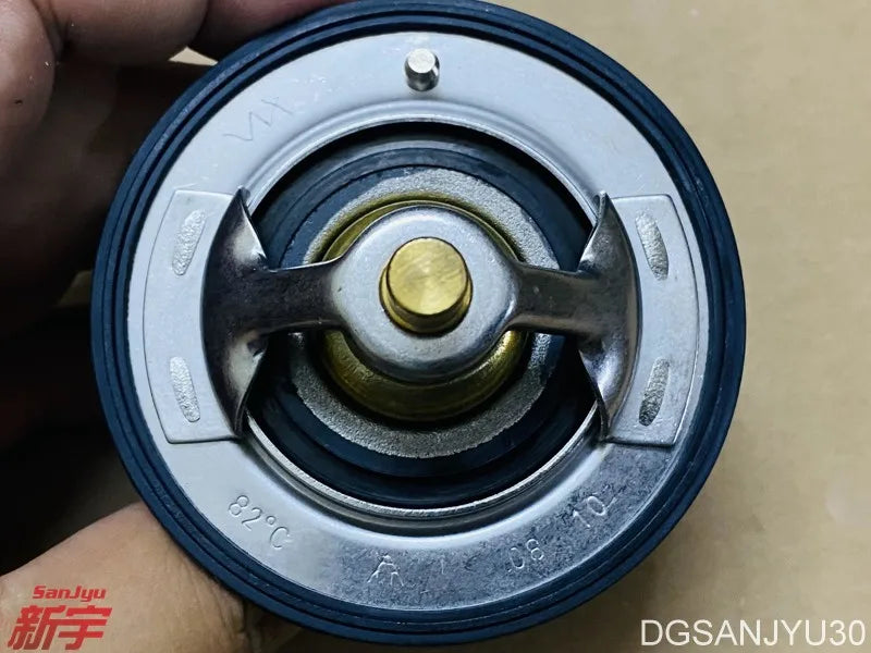 PAJERO4 V93W V97WV87W V75 PAJEROSPORT K96W THERMOSTAT KIT 82°C 1305A191（MD174233）