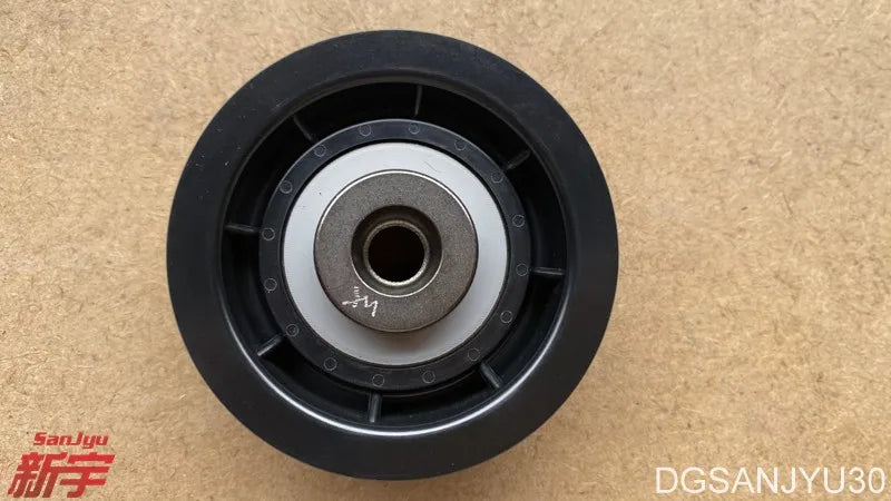 PAJERO3 4 V70V60V80V90W PULLEY,ALTERNATOR BELT IDLER MD368210