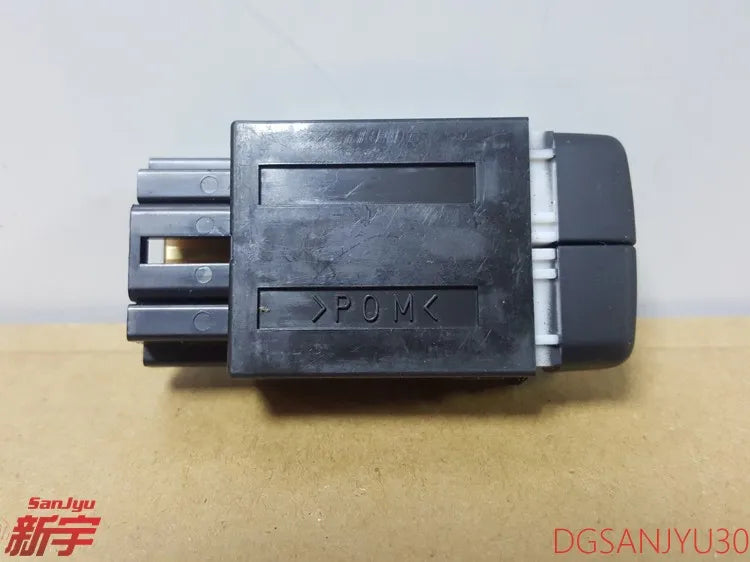 PAJERO V70WV90WV80W SWITCH,FOG LAMP FRONT & REAR FOG MR190953