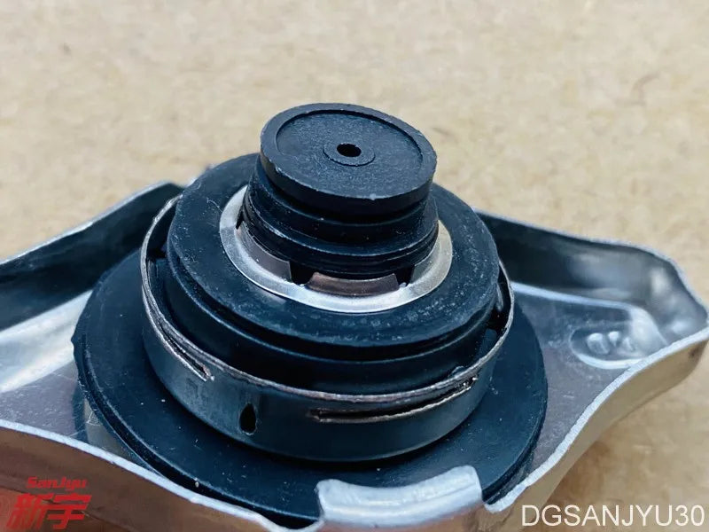 GRANDIS NA4W PAJEROSPORT2/3 KHKSKR0W XPANDER NC1W CAP,RADIATOR CAP MR597126 OEM