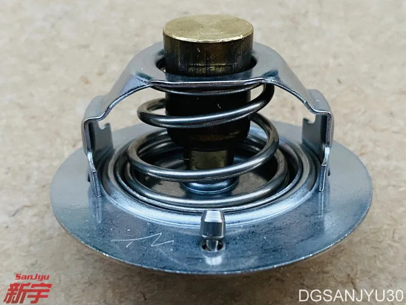 PAJERO V31V32V33V43 L300 P03 THERMOSTAT KIT 88°C MD972903