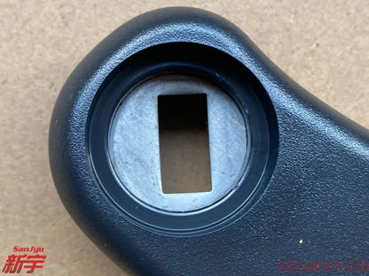 PAJERO V73V93V97V87 KNOB,2ND SEAT RECLINING ADJUSTER BLACK MR655576