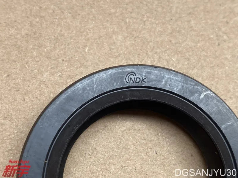 PAJERO V20V30V40V70V60 M/T OIL SEAL,T/F FRONT OUTPUT SHAFT MD712012 Original 15Z 36 52 10 AE