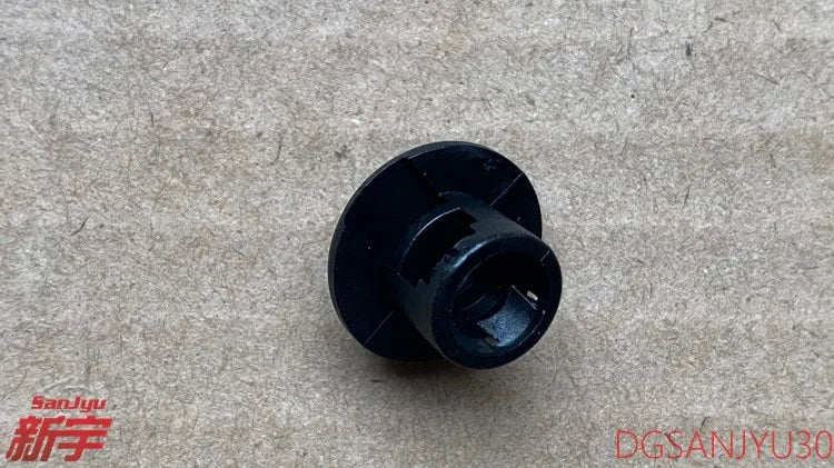 LANCER EVOX CZ4A CLIP,RR END TRIM MR201972
