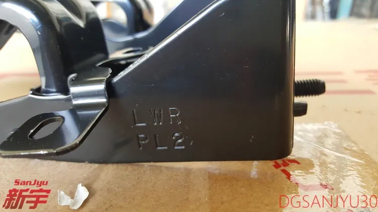 PAJERO4 V80V90W HINGE,BACK DOOR LICENSE PLATE CARRIER 5839A011 5839A012