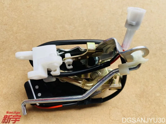 PAJERO2 V10V20V30V40W LATCH,TAILGATE LATCH,BACK DOOR MB669381
