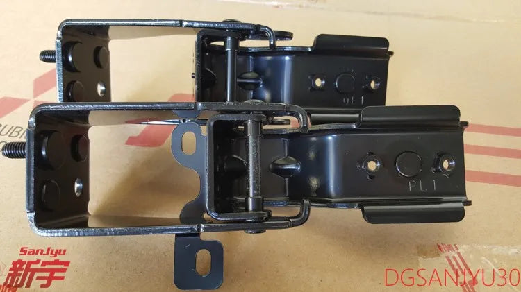 PAJERO4 V80V90W HINGE,BACK DOOR LICENSE PLATE CARRIER 5839A011 5839A012