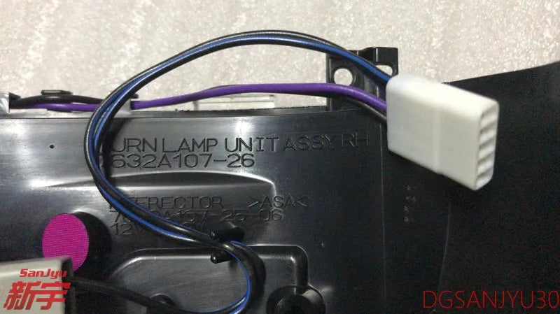 PAJERO V90WV80W LAMP ASSY,SIDE TURN SIGNAL,FRONT LH LEFT 8351A029 8351A030 GENUINE