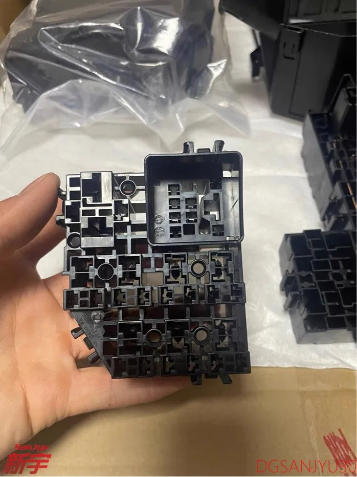 Outlander3 BOX ASSY,RELAY, 2013-2021