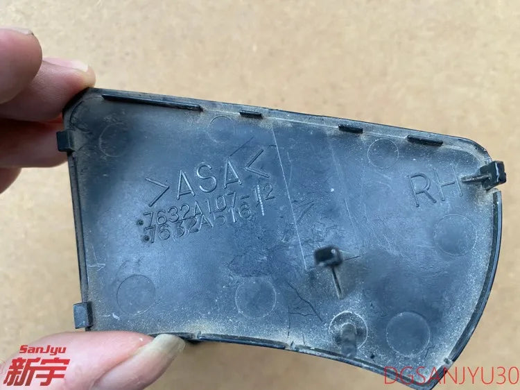 PAJERO4 V90V80W COVER,DOOR MIRROR BASE,USED a pair 7632A515 7632A516