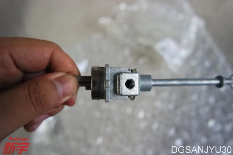 Outlander3 GF0W CYLINDER,FR DOOR LOCK,LH left front door lock core (with two small keys) locks domestic original  6369A158