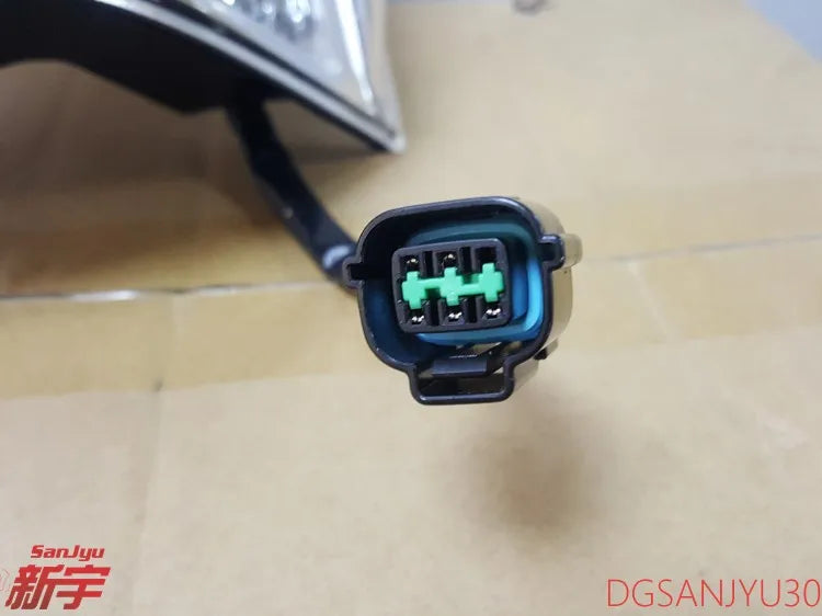 PAJERO4 MK4 V90W LAMP ASSY,COMBINATION,REAR GENUINE 8330A566 8330A565