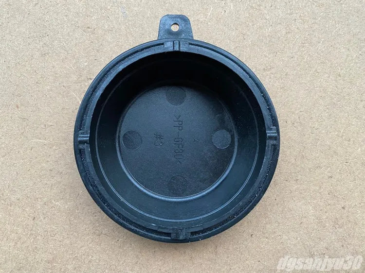 Outlander(2010-2015) LANCER EVOX COVER,HEADLAMP BULB SOCKET FOR HEADLAMP STAMP(MOBIS) 8301C502 USED