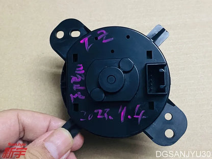 Outlander2 2007-2012 ASX all-wheel-drive switch 2wd/4wd/LOCK switch 8604A008=8604A031 USED damaged