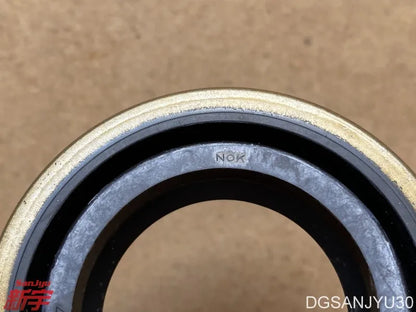 PAJERO IO H77W H76W H65H67W OIL SEAL,REAR AXLE SHAFT MR470930 GENUINE