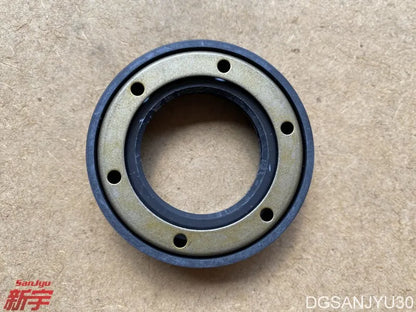 PAJERO IO H77W H76W H65H67W OIL SEAL,REAR AXLE SHAFT MR470930 GENUINE