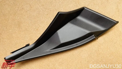 Outlander3 rainwater harvesting on both ends of the plate before the gutters file under the glass trim cover 7405A538 right side