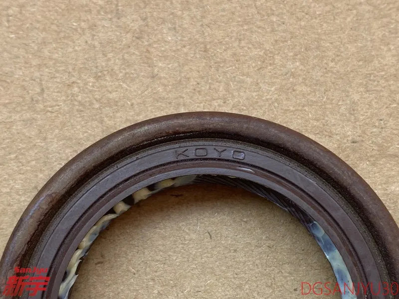 PAJERO V31V32V33V43V45 IO H65H77H66 L400 OIL SEAL,A/T OIL PUMP BODY MR581104(MD951338)