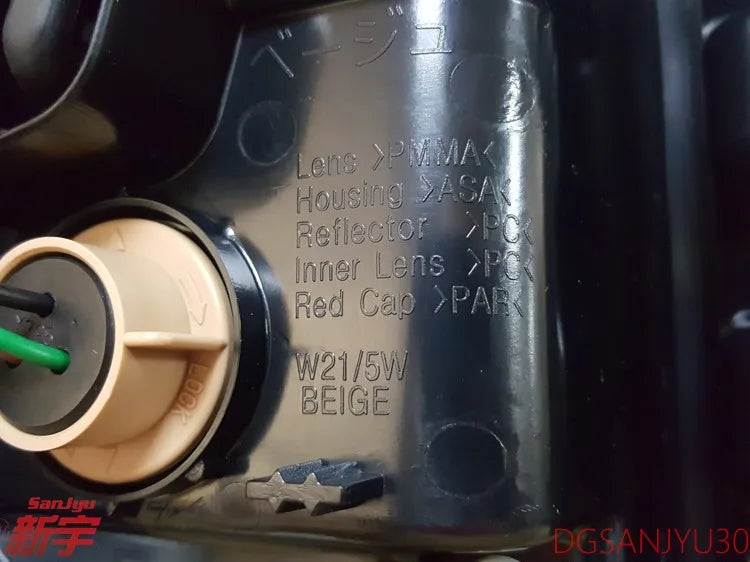 PAJERO4 MK4 V90W LAMP ASSY,COMBINATION,REAR GENUINE 8330A566 8330A565