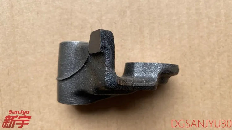 PAJERO3/4 MK3/4 V70W V60W V90W V80W ARM,TIMING BELT TENSIONER MD151401