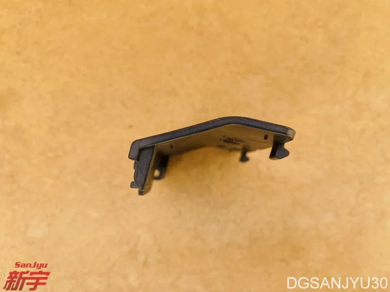 PAJERO V90V80 COVER,STEERING WHEEL,LWR 4400A373XA OEM