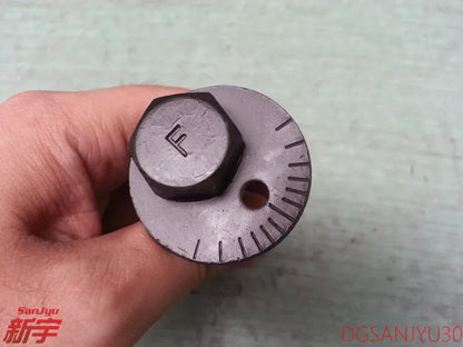 PAJERO3 V70V60W BOLT,FRONT SUSP LOWER ARM MR418673 GENUINE