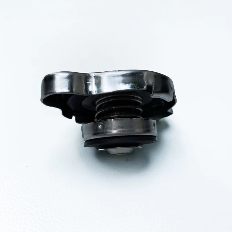 Suitable for Pajero V31V32V33V43V45V73V77V93V87V97 Feiteng water tank cover CAP,RADIATOR