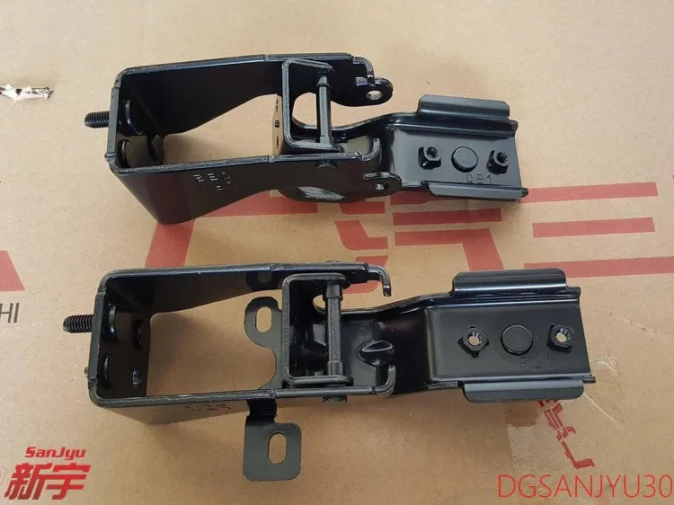 PAJERO4 V80V90W HINGE,BACK DOOR LICENSE PLATE CARRIER 5839A011 5839A012