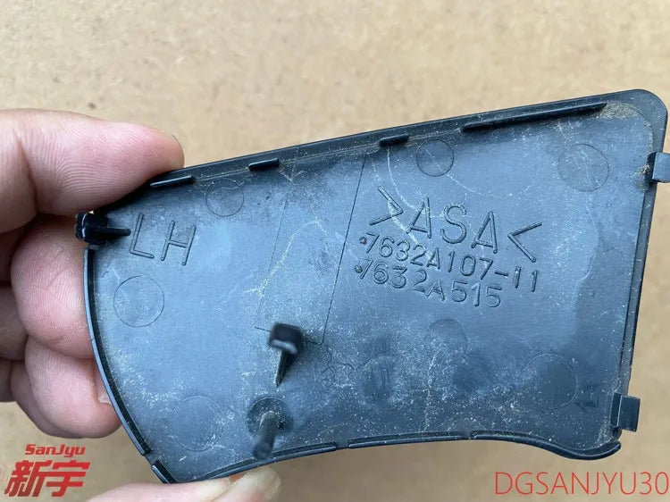 PAJERO4 V90V80W COVER,DOOR MIRROR BASE,USED a pair 7632A515 7632A516