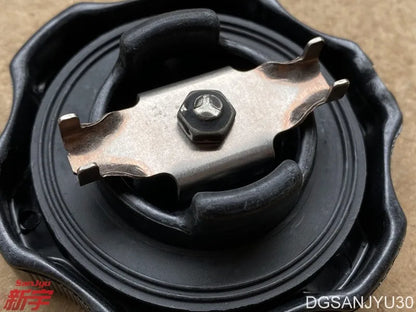 PAJERO MK3 MK4 V73V63V77V93V97V87 PAJERO SPORT CAP ASSY,ENG OIL FILLER MD372181 1250A015