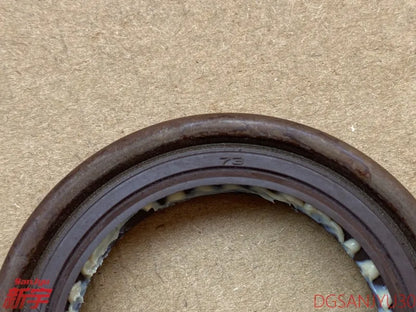 PAJERO V31V32V33V43V45 IO H65H77H66 L400 OIL SEAL,A/T OIL PUMP BODY MR581104(MD951338)