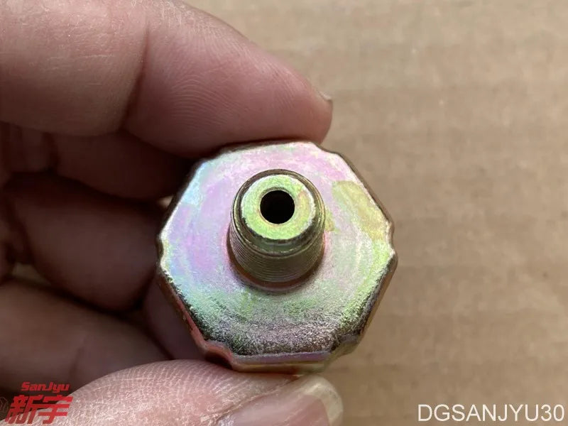 SWITCH,ENG OIL PRESSURE 83530-14030 MD138993 1258A002