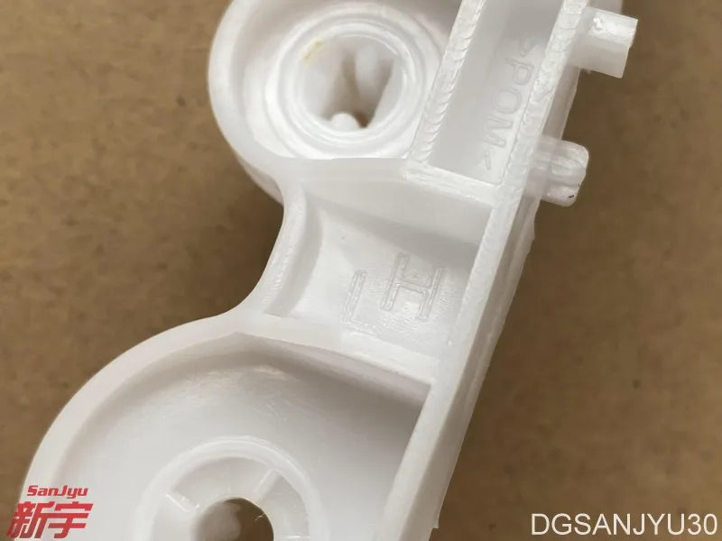 Outlander2 2010-2012 BRACKET,FR BUMPER SIDE side of front bumper plastic stent. 6400C455 6400C456 CHINA